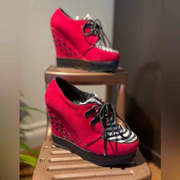 Bettie Page Shoes - Bettie Page Platform Wedges